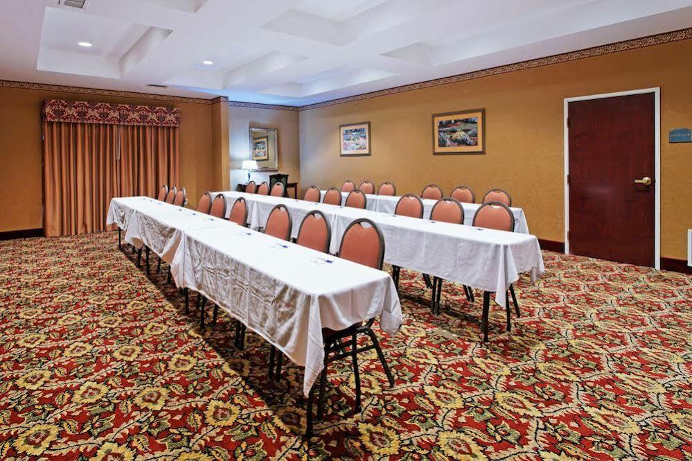 Holiday Inn Express & Suites Tupelo By Ihg Facilități foto